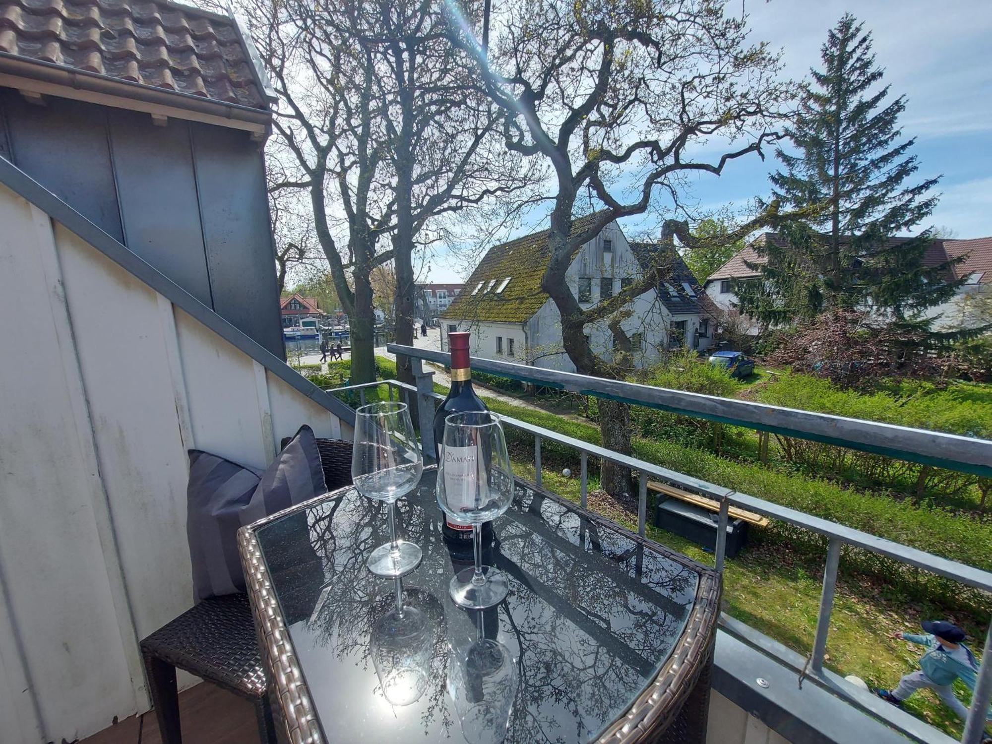 Hochwertige Ferienwohnung Direkt Am Wasser Mit Balkon Greifswald Exterior photo